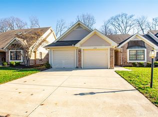 6700 Golf Green Dr, Dayton, OH 45459