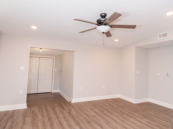 4th image of 2184 3rd St