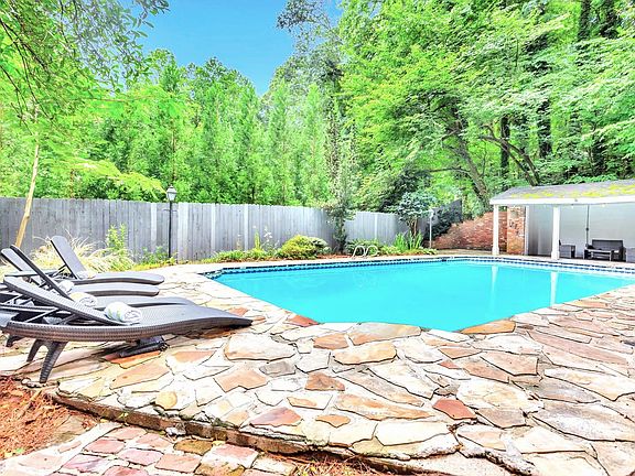 Pool ONLY OPEN May - Sep, HotTub open ALL YEAR ROUND
