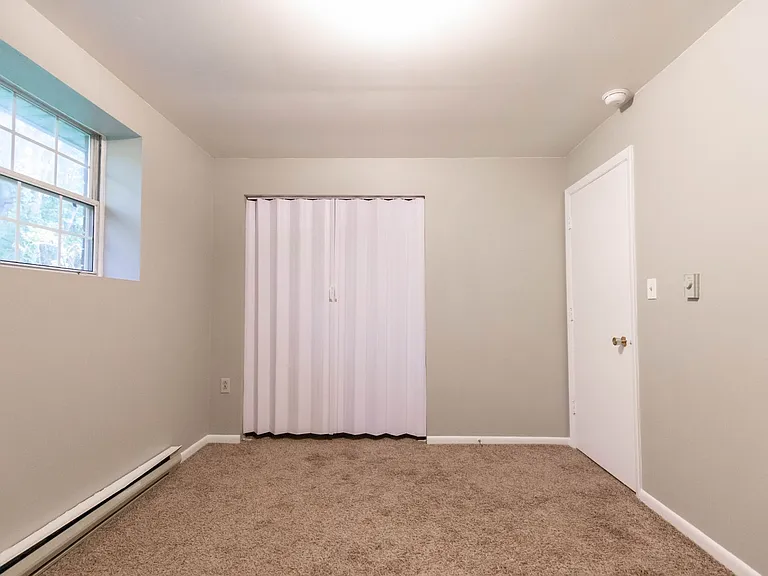 Meadow View Apartments — Photo 37