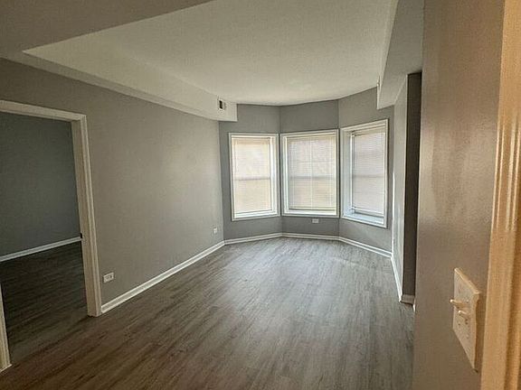 4th image of 5354 W Madison St #1