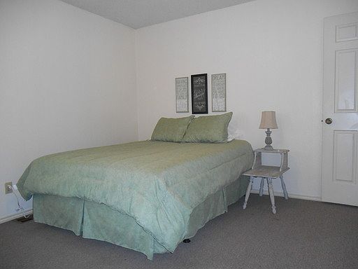 4th image of 2317 N Oak Ave