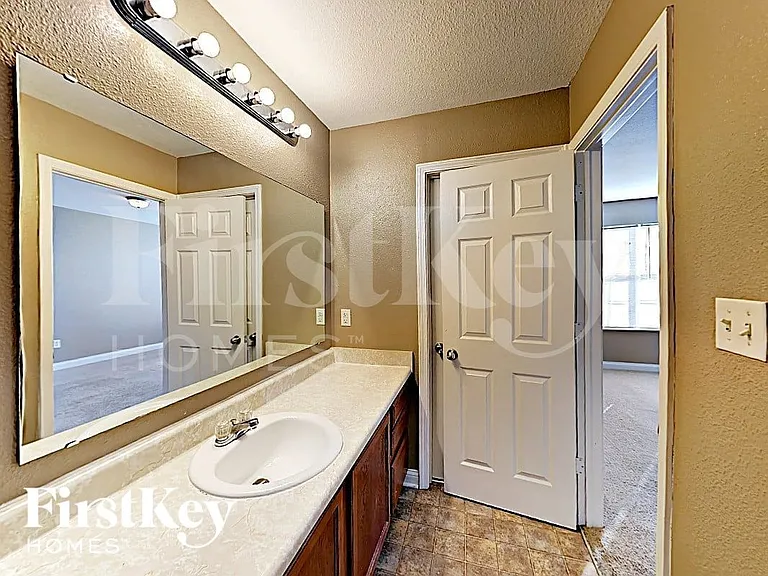 3944 Hornickel Dr — Photo 10