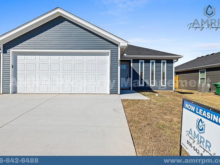 305 Abundance Ln — Photo 1