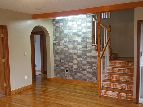 4th image of 422 Magie Ave Fl 2