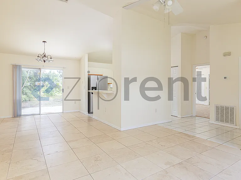 6385 Wien Ln — Photo 6