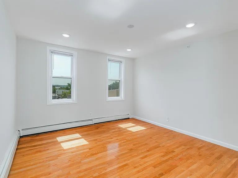 419 Broadway #3 — Photo 7