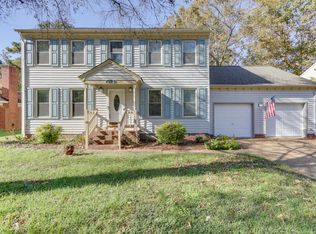 12 Paddock Ln, Hampton, VA 23669