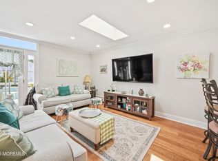25 Tropicana Ct, Toms River, NJ 08757