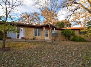 704 Galbraith Ave, Kerrville, TX 78028