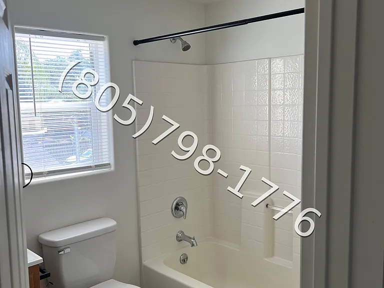 257 N Lomita Ave #B — Photo 4