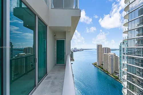 300 S Biscayne Blvd Photo 1