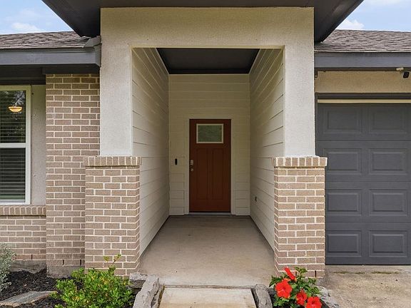 3rd image of 15145 Elizabeth Dr