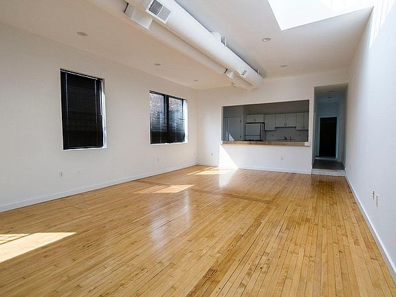 2nd image of 9552 Joseph Campau St