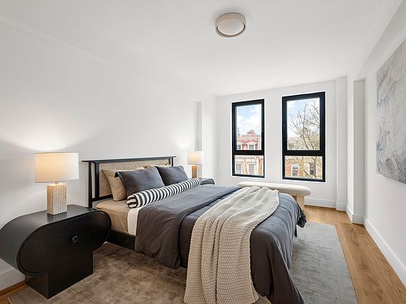 4th image of 228 13th St #404