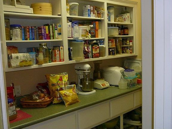 Walk-in Pantry