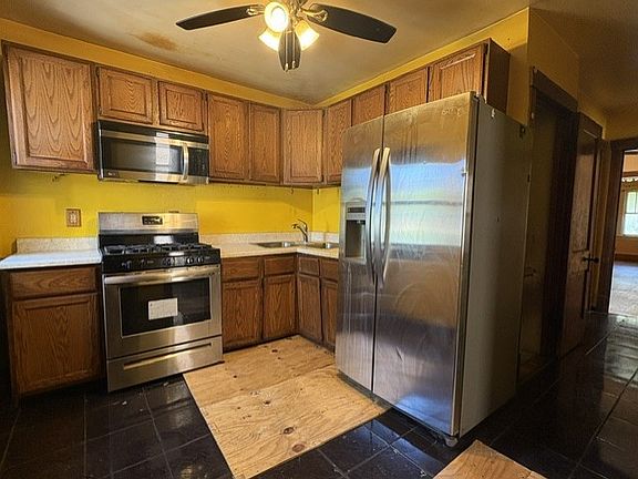 4th image of 826 Circle Ave