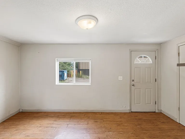303 N Santa Fe Ave #6 — Photo 12