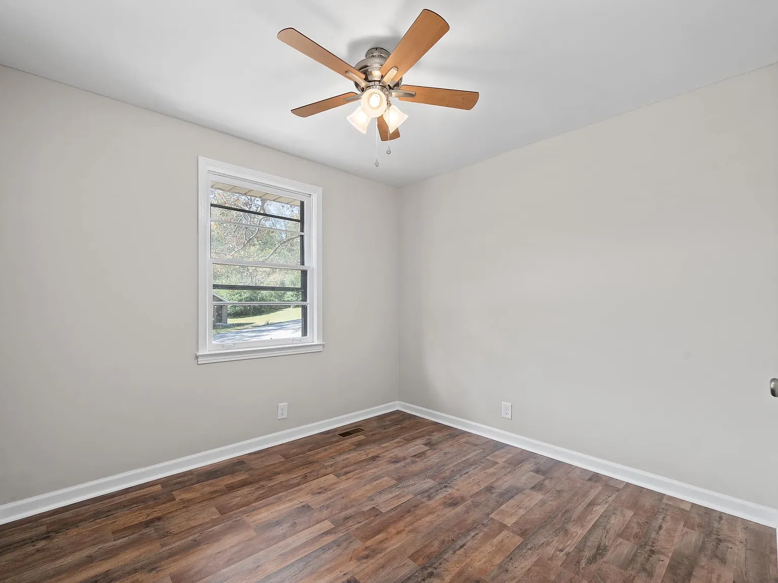 609 Hamilton St — Photo 3