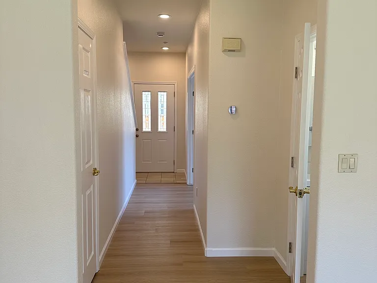 472 Bryan Ave — Photo 12