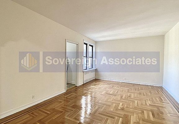 2nd image of 30 Cooper St #6D