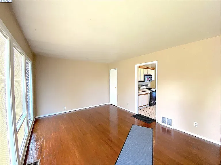 3 bed, 1536 sqft, $1,790 — Photo 4
