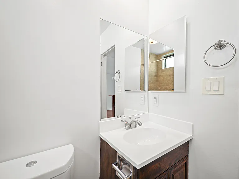 1832 Purdue Ave — Photo 13