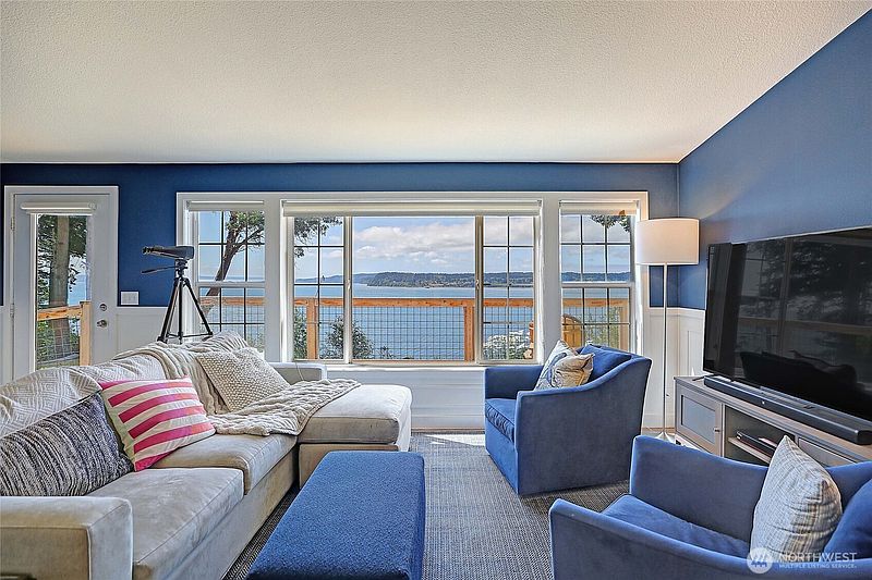 3rd image of 2076 Gull Way