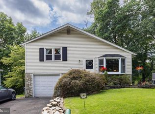 2456 Edgecomb Ave, Glenside, PA