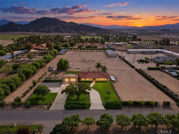 25124 Los Rancherias Rd, Hemet, CA 92545
