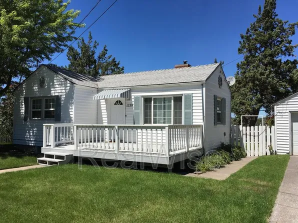 1239 NW Dogwood Ave, Redmond, OR 97756