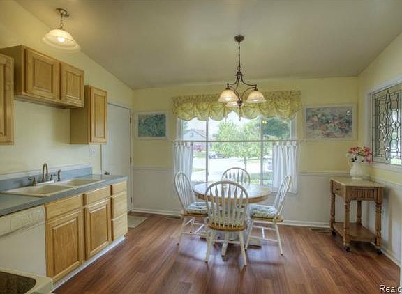 4th image of 43927 Marne Ct