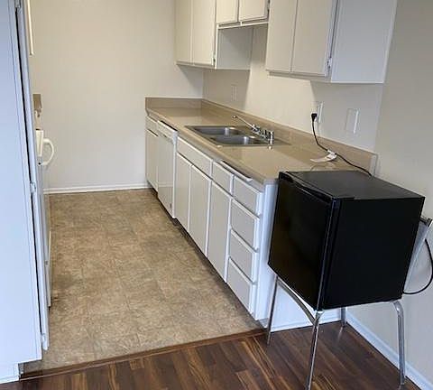 3rd image of 10106 Hillhaven Ave #219