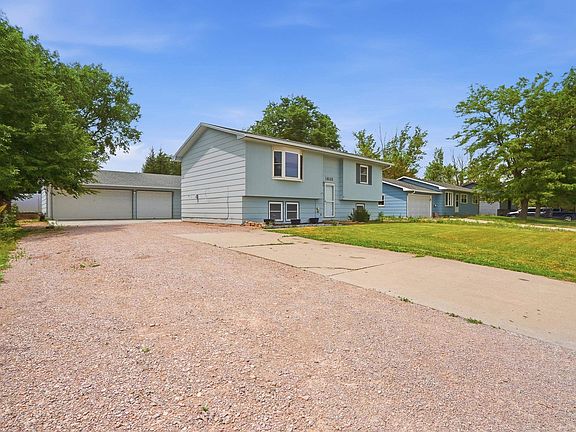 3rd image of 1635 Ennen Dr