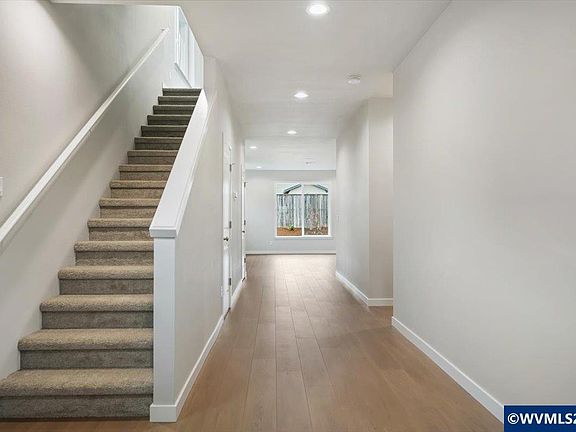 3rd image of 7433 SE Berg Dr