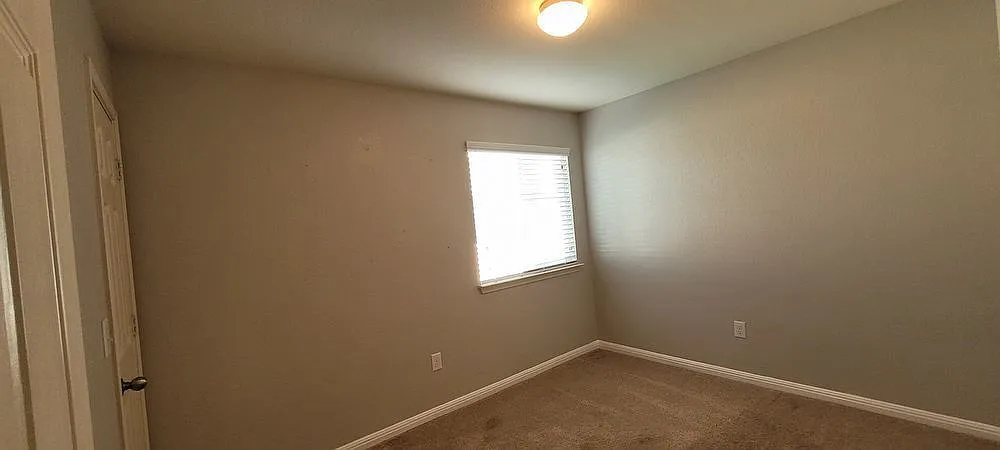3 bed, 2.0 bath, 1490 sqft, $1,950 — Photo 2