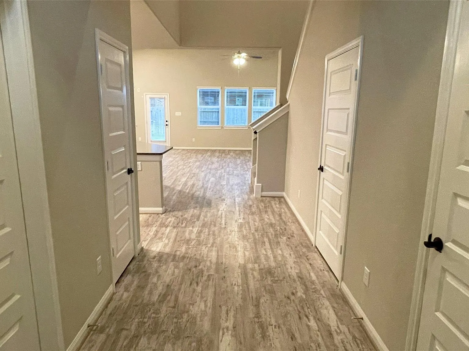 4 bed, 3.5 bath, 2548 sqft, $2,600 — Photo 3