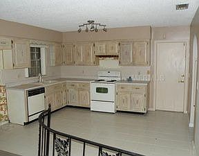 5th image of 3998 Peninsular Dr