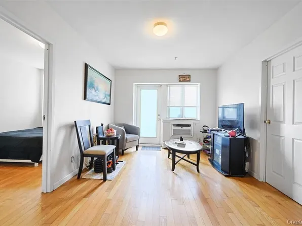 140-24 31st Drive image 5 of 11