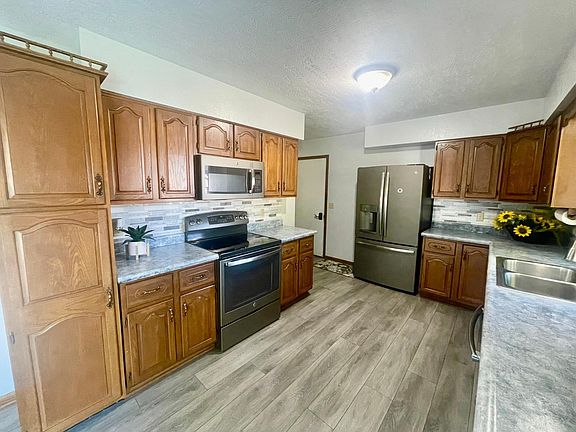 3rd image of 1331 Pleasant Ave