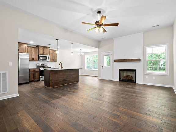 5th image of 1538 Fredrick Dr