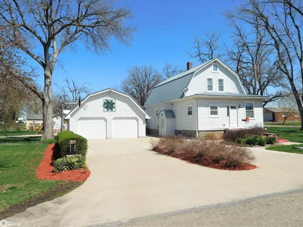 807 Sandoe St E, Grand Junction, IA 50107