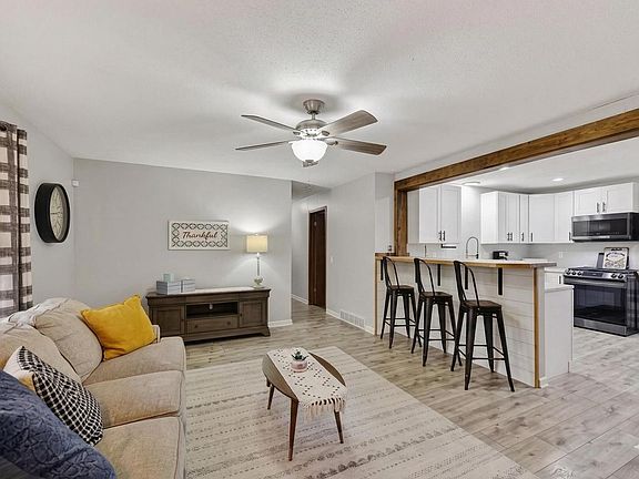 3rd image of 209 Midvale Drive