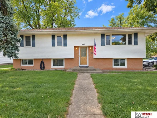 315 E 5th St, Crete, NE 68333