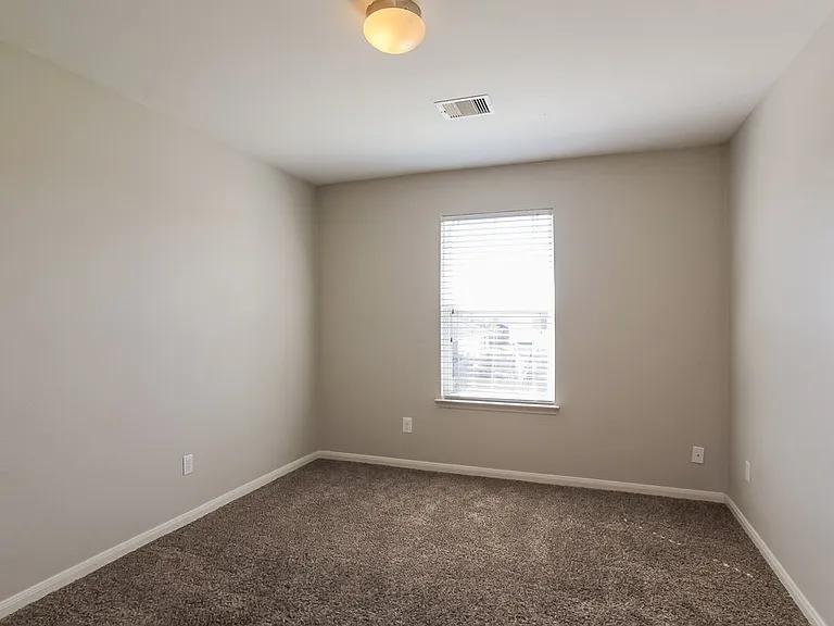 21835 Octavia Way — Photo 12