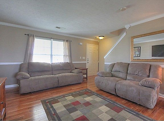 5th image of 710 Sage Dr