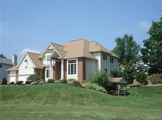 1920 Ridgehurst Dr, Wickliffe, OH 44092