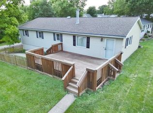 422 E Thompson St, Maryville, MO 64468