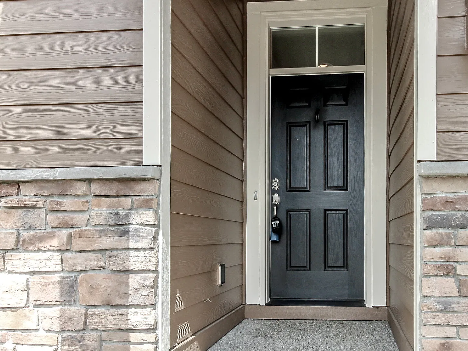 Beautifully Maintained 2016-Built Home in a Quiet Community — Photo 4