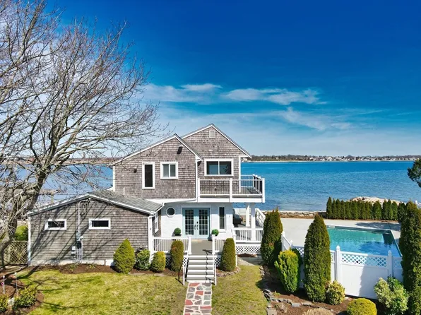 2 Mariana St, South Dartmouth, MA 02748